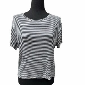 J.o&co Chic Striped Blue and White Cropped Women's Tee Size XL/TG